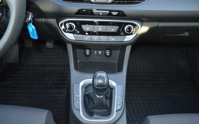 Hyundai I30 cena 21500 przebieg: 324216, rok produkcji 2018 z Warta małe 191
